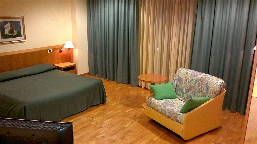 Tursport Aparthotel Taranto Eksteriør bilde