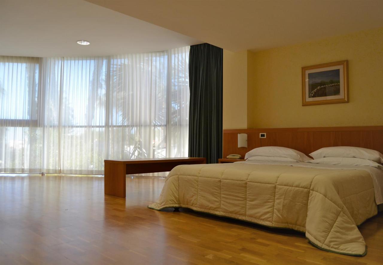 Tursport Aparthotel Taranto Eksteriør bilde