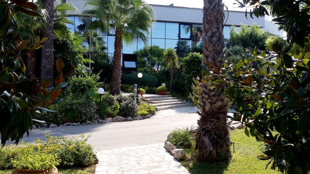 Tursport Aparthotel Taranto Eksteriør bilde